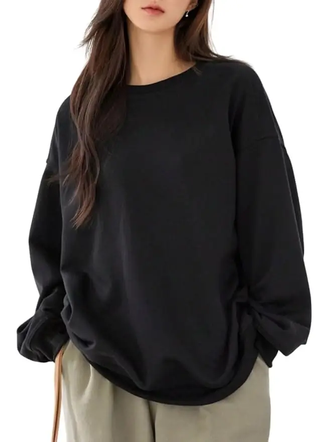 Oversized custom sweatshirt with drop shoulders and wide body